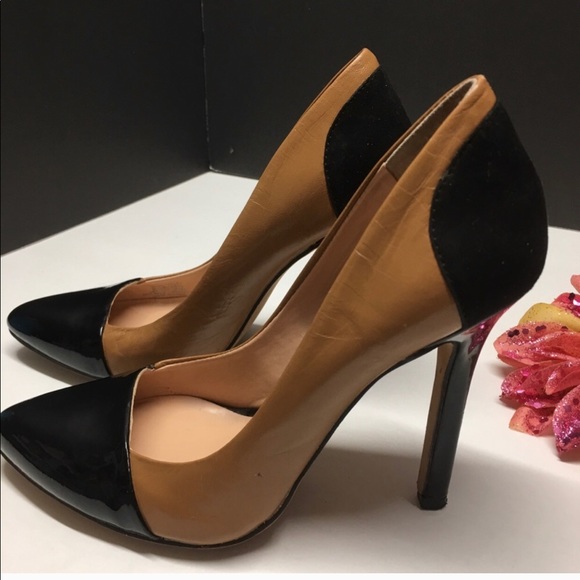 Tan and black heels , great for any occasion - Picture 2 of 6